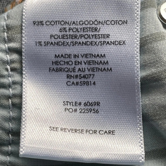 CABI 5th Avenue High Rise Flare Jeans 6069R Size 6 - Picture 15 of 16